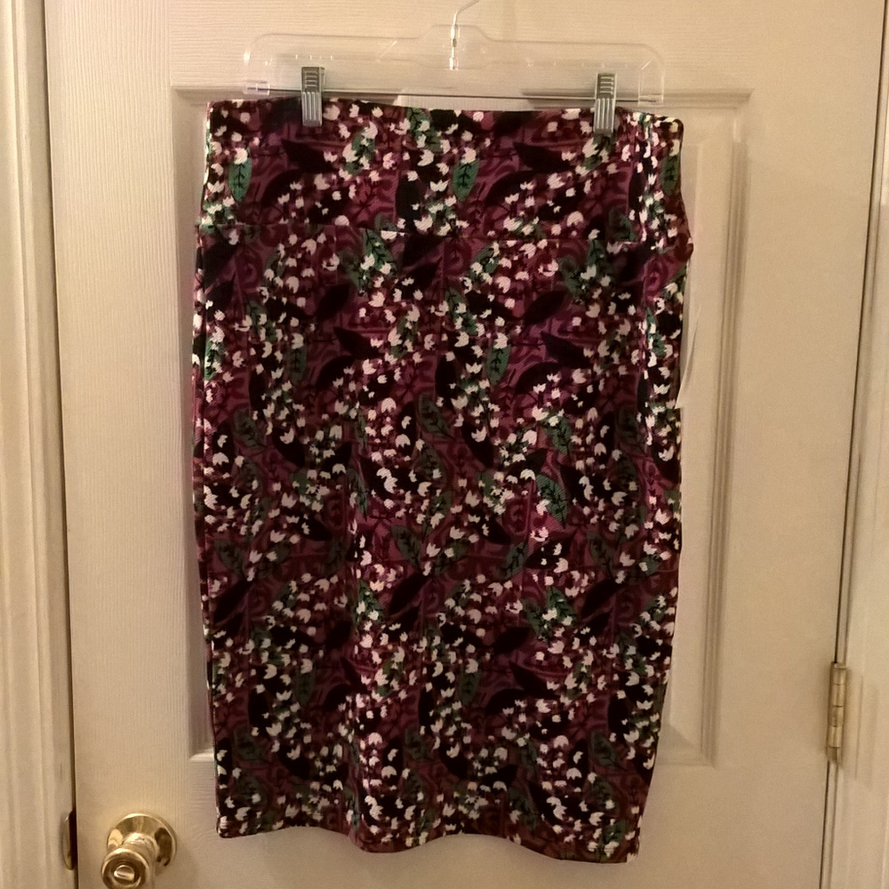 LulaRoe Cassie Mauve/White Floral Pencil Skirt XL
